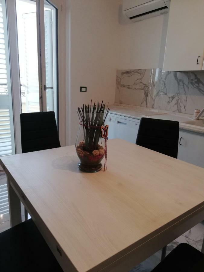 Palm Apartment *